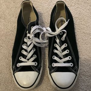 Black low converse
